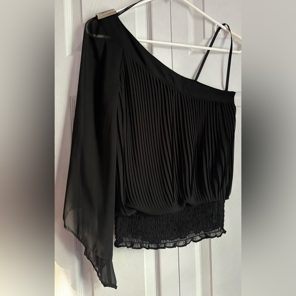 XOXO pleated top size S - Picture 3 of 6
